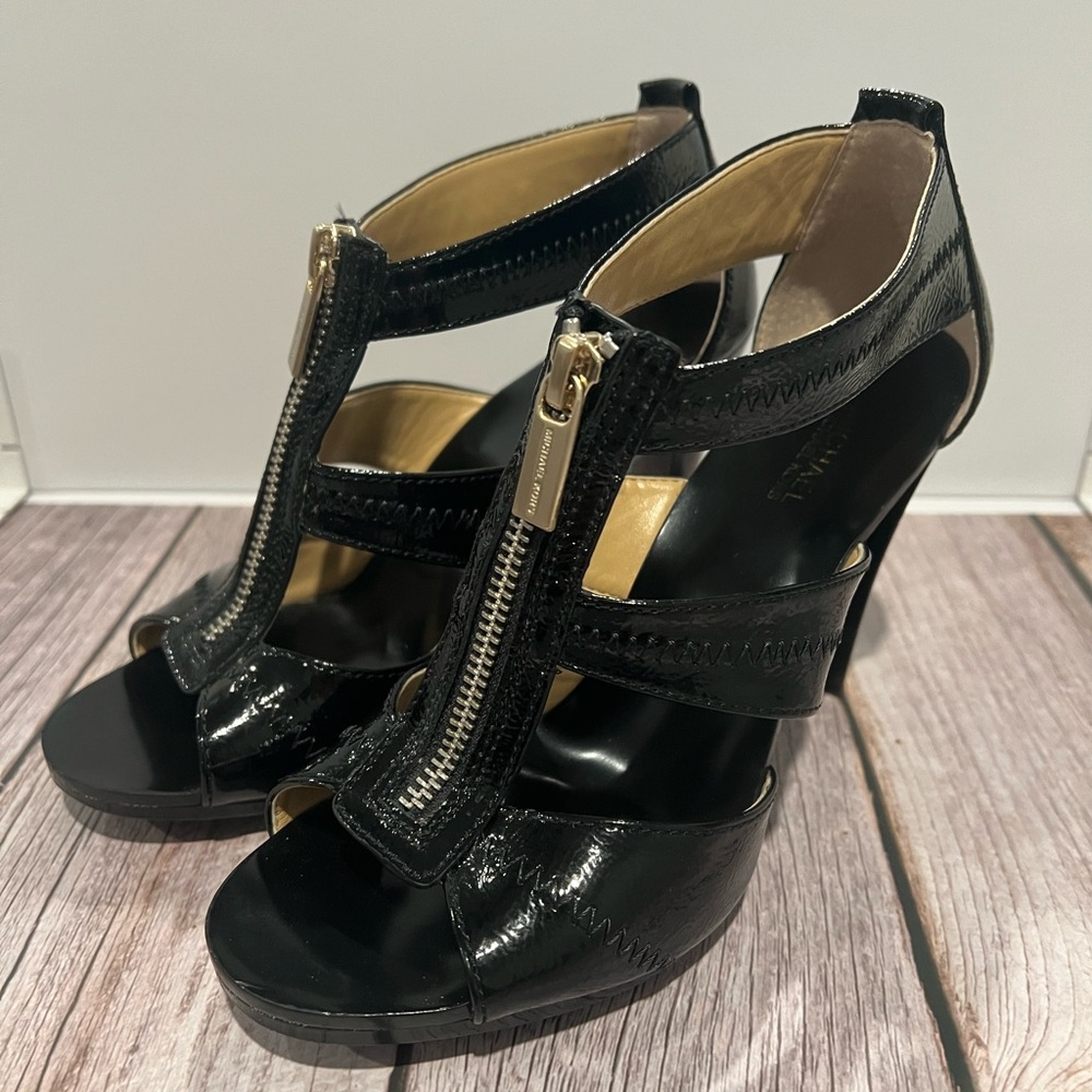 Michael Kors Berkley Black T Strap Heels Size 6.5